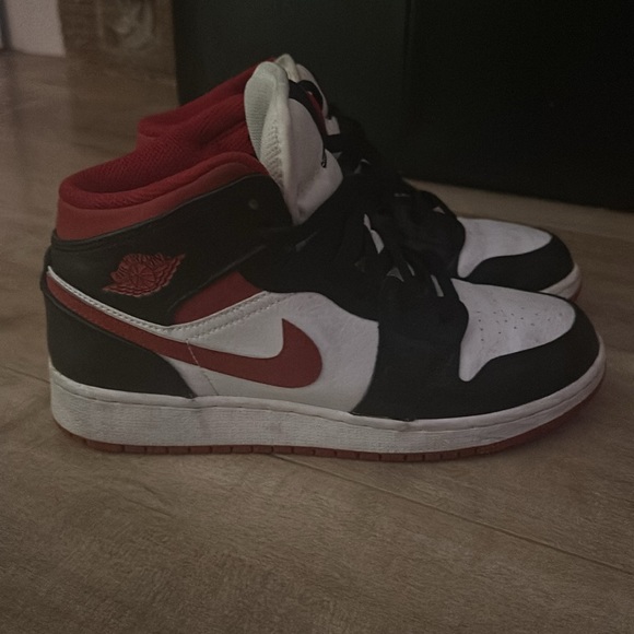 Nike Jordan shoes - Picture 2 of 8